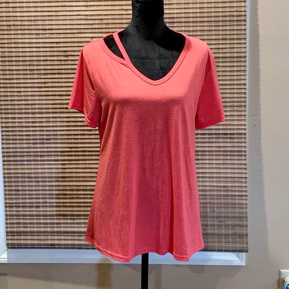 NWOT Juniors Coral Tee Detailed Shoulder
